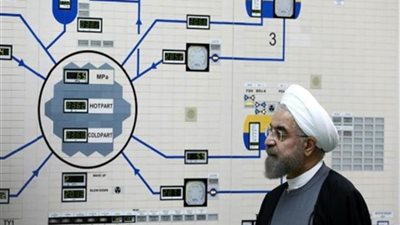 إيران تهدد بطرد المفتشين الدوليين حال عدم رفع العقوبات