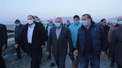 وزير النقل يتابع تنفيذ المرحلة الأولى من محور ديروط على النيل 