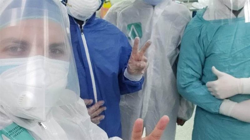 الفريق الطبي