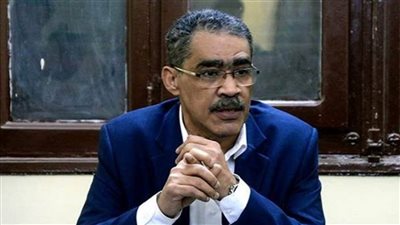 نقيب الصحفيين يتفق مع إدارة 