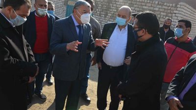  محافظ المنيا يحيل رئيس حي جنوب سمالوط وفني التنظيم للتحقيق