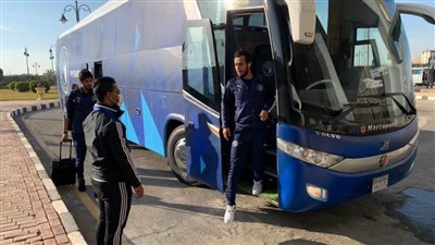 وصول لاعبي بيراميدز لملعب الدفاع استعدادًا للقاء دجلة