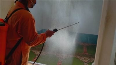مواجهة كورونا.. استمرار أعمال رش وتطهير الشوارع والمنشآت بالبحيرة