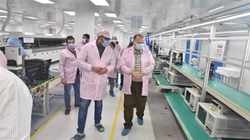 محافظ أسيوط يزور