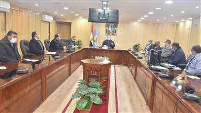 محافظ أسيوط يبحث التوسع في إنشاء محطات الغاز الطبيعي