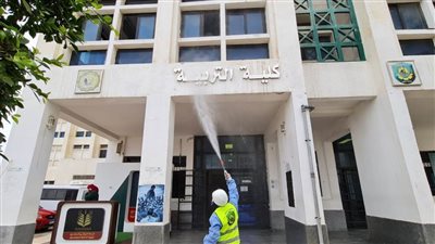 مواجهة كورونا.. جامعة دمنهور تُكثف حملات رش وتعقيم المنشآت والكليات