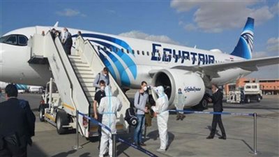 منتخب سويسرا يصل إلى مطار القاهرة