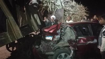 قطار قصب يصطدم بسيارة ملاكي دون خسائر بشرية بملوي جنوب المنيا