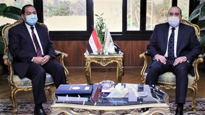 وزير الطيران يستقبل رئيس الجهاز المركزى للتنظيم والإدارة