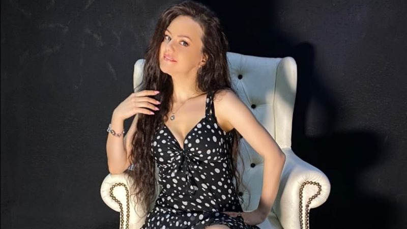 الفنانة يانا جمال