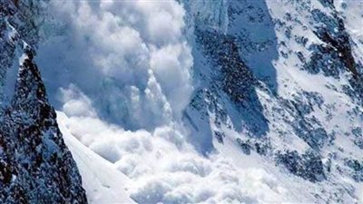 سويسرا تحذر من مخاطر انهيار جليدي إثر تساقط كثيف للثلوج بجبال الألب