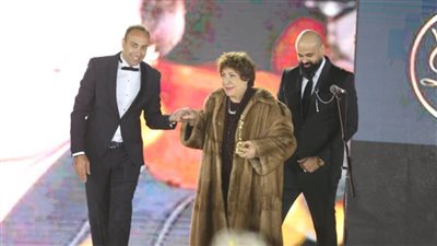 تكريم سميحة أيوب ومادلين مطر وعايدة رياض في 