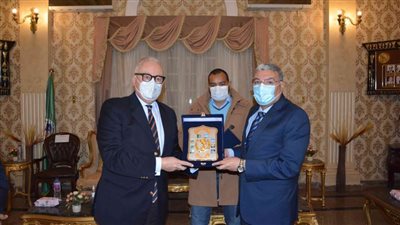 محافظ المنيا يستقبل السفير الإيطالي لتعزيز فرص التعاون والشراكة