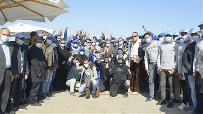 الفريق أسامة ربيع يتفقد معدية الأفراد بالقنطرة غرب 