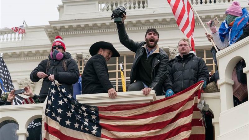 اقتحام أنصار الرئيس