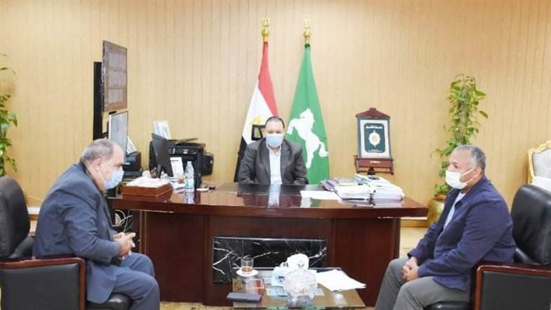 محافظ الشرقية ومستشار