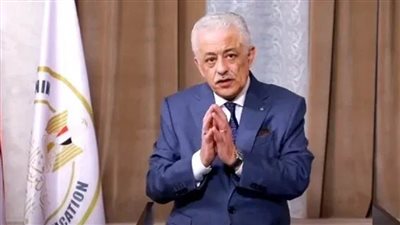 وزير التربية والتعليم يلتقي ابنة أحد شهداء الوطن