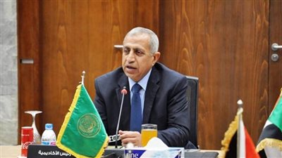 رئيس الأكاديمية العربية للعلوم والتكنولوجيا والنقل البحري يستقبل وفدا جامعيا من كينيا