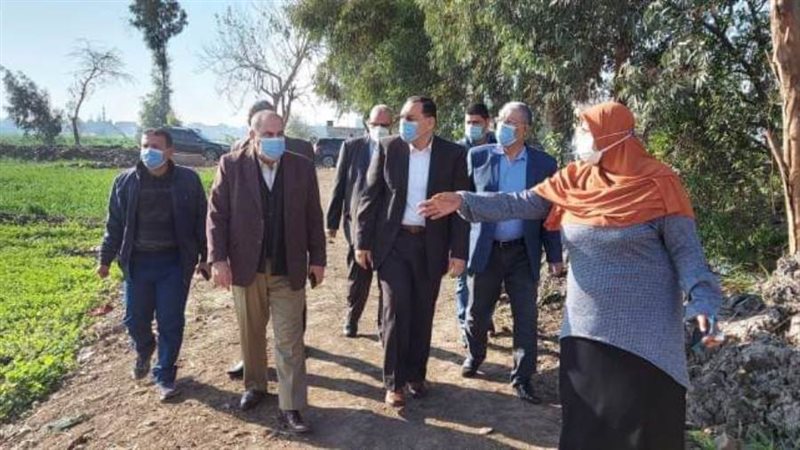 محافظ الشرقية خلال