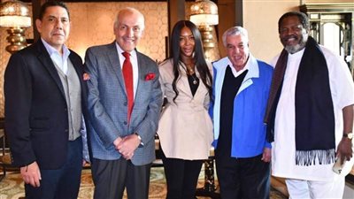 أشهر عارضة أزياء تزور كشف سقارة الجديد بصحبة حواس