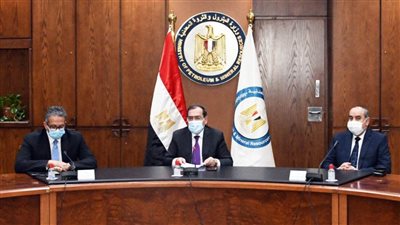 تخفيض سعر الوقود للطيران لمساندة القطاع السياحي