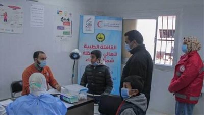 توقيع الكشف الطبي على  173 حالة مرضية فى قافلة الهلال الأحمر 