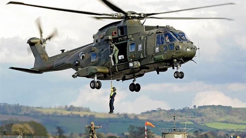 فني طائرات أرتكب