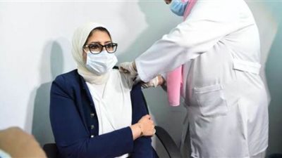 عاجل..الصحة تبدأ تطعيم الأطقم الطبية بلقاح كورونا غدا من مستشفى أبوخليفة