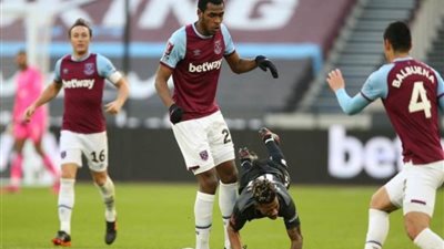 ويستهام يبلغ الدور الخامس لكأس الاتحاد الإنجليزي بفوزه على دونكاستر