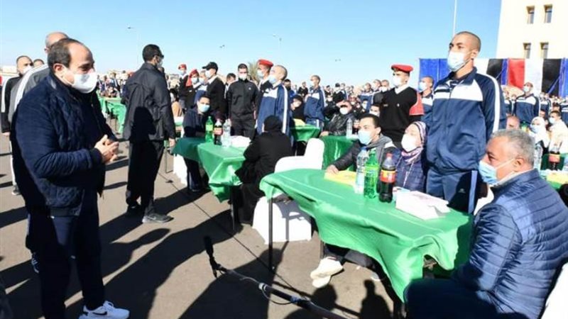 الرئيس خلال الجولة