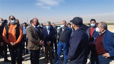 وزيرا الري والزراعة ومحافظ المنيا يتفقدون استصلاح 120 ألف فدان 