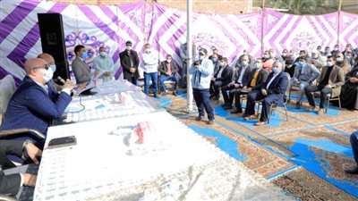 محافظ بني سويف يعقد حوارا مجتمعيا مع أهالي ناصر 