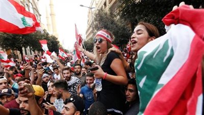 احتجاجات عنيفة لليوم الثاني في طرابلس لبنان.. والجيش ينتشر لضبط الأوضاع