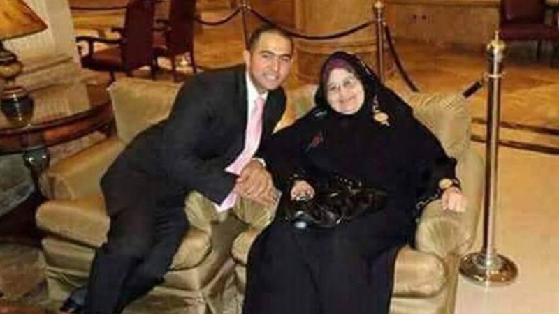 أبوشقرة ووالدته