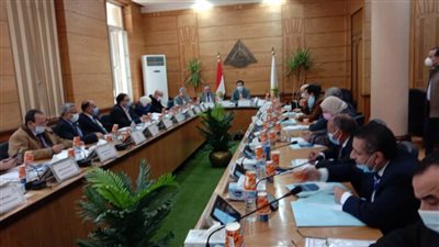جامعة بنها تناقش استعدادات امتحانات الفصل الدراسي الأول