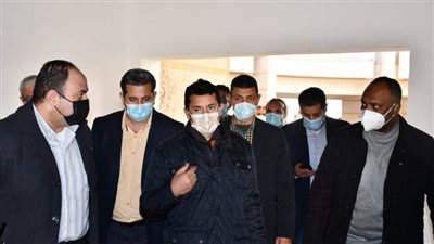 وزير الرياضة يتفقد فرع نادي النادي بشيراتون.. صور