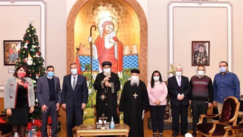 البابا تواضروس مع