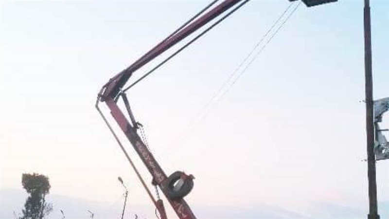 اصلاح أعمدة الإنارة