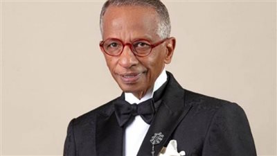 توافد أهل ومحبى محمد الصغير على مسجد السلطان حسين بصلاح سالم لتشييع الجثمان