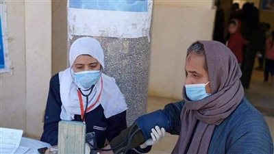 فحص وعلاج 1743 حالة خلال قافلة بقرية الشيخ مسعود بالعدوة شمال المنيا