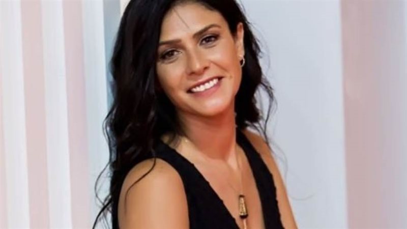 الفنانة بسمة