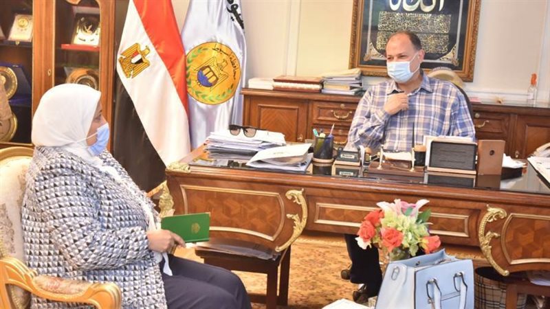 محافظ أسيوط يلتقي