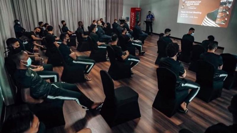 خلال الاجتماع