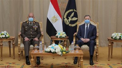 وزير الداخلية يستقبل وزير الدفاع ورئيس الأركان وقادة القوات المسلحة للتهنئة بعيد الشرطة