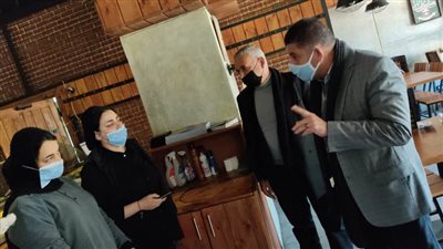   غلق مقاه وتحرير  محاضر والتحفظ على ١٥ شيشة بالإسكندرية