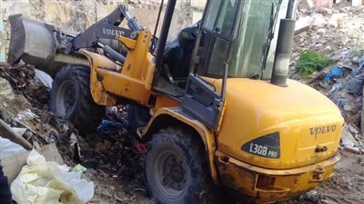 حملة للنظافة ورفع ٣١ طن أتربة ومخلفات تقليم الأشجار بالإسكندرية