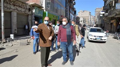 محافظ أسيوط يتفقد أعمال رصف وتطوير بعض شوارع وميادين حي غرب