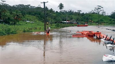 تشريد 10 آلاف شخص في فيجي جراء إعصار 