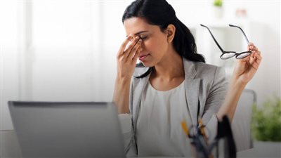 8 عادات سيئة تؤثر على صحة عيونك.. احذريها