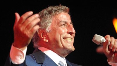 المغني الأمريكي المخضرم 